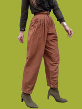 Charger l'image dans la galerie, Pantalon vintage Karen - Lin et coton camel, Taille 38, 40. Fabriqué en France