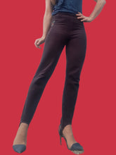 Charger l'image dans la galerie, Fuseau vintage Pauline - Panne de velours prune. Taille XS, 34, 36