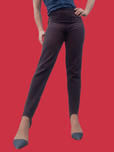 Charger l'image dans la galerie, Fuseau vintage Pauline - Panne de velours prune. Taille XS, 34, 36