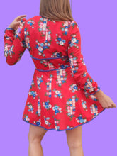 Charger l'image dans la galerie, Robe vintage Marion - Rouge à fleurs bleues. Taille S, 36, 38. Diolen Loft.