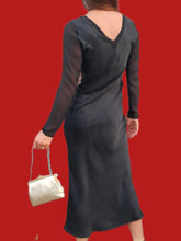 Charger l'image dans la galerie, Robe "Seconde" Karin - Soie noire. Lacée à la taille. Taille XS, 34, 36. Intimissimi.
