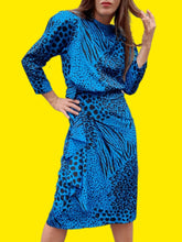 Charger l'image dans la galerie, Robe vintage Valeria - Imprimé animal bleu et noir irisé. Taille L, 40, 42. Louis Féraud.