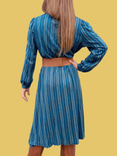 Charger l'image dans la galerie, Robe vintage Renée - Bleu canard, col mao boutonné. Taille M, 38, 40. Christine Laure