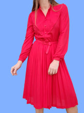 Charger l'image dans la galerie, Robe vintage Ondine - Plissée rouge. Taille S, 36, 38.