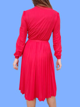 Charger l'image dans la galerie, Robe vintage Ondine - Plissée rouge. Taille S, 36, 38.