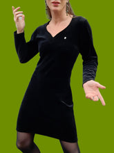 Charger l'image dans la galerie, Robe vintage Magg - Panne de velours noir. Taille M, 38, 40. Pierre Cardin. Made in France.