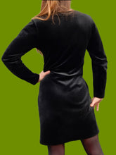 Charger l'image dans la galerie, Robe vintage Magg - Panne de velours noir. Taille M, 38, 40. Pierre Cardin. Made in France.