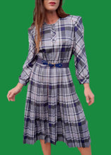 Charger l'image dans la galerie, Robe vintage Carine - Plissée à Carreaux. Taille M, 38, 40. Huguet. Made in France