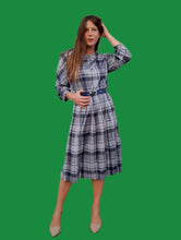 Charger l'image dans la galerie, Robe vintage Carine - Plissée à Carreaux. Taille M, 38, 40. Huguet. Made in France