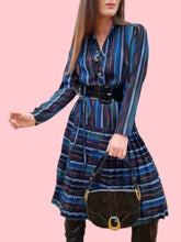 Charger l'image dans la galerie, Robe vintage Ollie - Plissée bleue. Taille M, 38, 40. Jean Biolay Paris. Made in France.