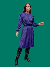 Charger l'image dans la galerie, Robe vintage Manue - Tissu irisé bleu / violet. Taille S ou 36, 38. Made in France.