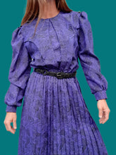 Charger l'image dans la galerie, Robe vintage Manue - Tissu irisé bleu / violet. Taille S ou 36, 38. Made in France.