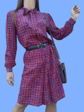 Charger l'image dans la galerie, Robe vintage Charlie - En soie fuchsia. Taille S, 36, 38