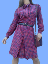 Charger l'image dans la galerie, Robe vintage Charlie - En soie fuchsia. Taille S, 36, 38