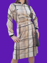Charger l'image dans la galerie, Robe vintage Gabrielle - Coupe asymétrique. Taille S, 36, 38. Made in France.