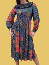 Charger l'image dans la galerie, Robe vintage Vivianne - A double col. Taille S, 36, 38. René Derhy. Made in India.