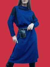 Charger l'image dans la galerie, Robe vintage Adélaïde - Imprimé pied-de-poule. Taille M, 38, 40. Courtelle. Made in Belgium.
