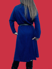 Charger l'image dans la galerie, Robe vintage Adélaïde - Imprimé pied-de-poule. Taille M, 38, 40. Courtelle. Made in Belgium.