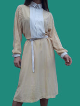 Charger l'image dans la galerie, Robe vintage Lavinia - Plastron plissé. Taille M, 38, 40. Maris. Made in Germany