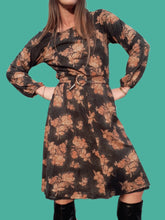 Charger l'image dans la galerie, Robe vintage Naomie - Fleurie, coupe évasée. Taille S, 36, 38. Leomag Création.