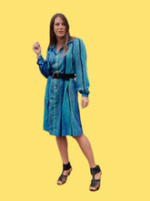 Charger l'image dans la galerie, Robe vintage Sophia - Rayures verticales. Taille M, 38, 40. Coutureine. Made in France