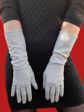 Charger l'image dans la galerie, Gants allongés vintage Grâce - Lurex argenté brillant. Neyret Paris. Taille 7.