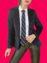 Charger l'image dans la galerie, Cravate Céline Paris. Pure soie. Fabriqué en Espagne.