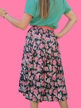 Charger l'image dans la galerie, Jupe plissée vintage Adèle - Noire fleurie. Taille XXL, 44, 46. Solfin Paris. Made in France.