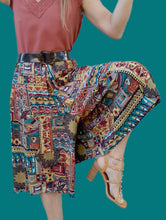 Charger l'image dans la galerie, Jupe-Culotte vintage Daphnée - Imprimé bariolé. À poches. Taille 5XL, 50, 52. Christian Marry.