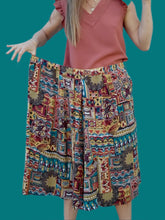 Charger l'image dans la galerie, Jupe-Culotte vintage Daphnée - Imprimé bariolé. À poches. Taille 5XL, 50, 52. Christian Marry.