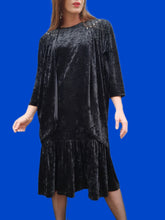 Charger l'image dans la galerie, Robe vintage Camille - Velours noir clouté, effet de superposition. Taille XXL, 44, 46. Made in France