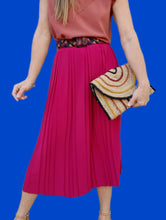 Charger l'image dans la galerie, Jupe plissée vintage Ariane - Rose Fuchsia. Taille 5XL, 50, 52. Chou Rose Paris. Made in France.