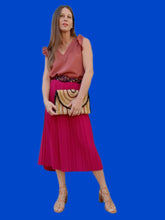 Charger l'image dans la galerie, Jupe plissée vintage Ariane - Rose Fuchsia. Taille 5XL, 50, 52. Chou Rose Paris. Made in France.