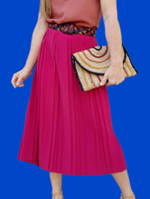 Charger l'image dans la galerie, Jupe plissée vintage Ariane - Rose Fuchsia. Taille 5XL, 50, 52. Chou Rose Paris. Made in France.