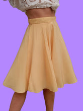 Charger l'image dans la galerie, Jupe vintage Samantha - Coupe patineuse croisée jaune. XS, 34, 36.