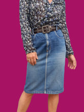 Charger l'image dans la galerie, Jupe en jean vintage Anita - Coupe crayon en Denim. Taille M, 38, 40. Général Company.