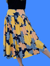 Charger l'image dans la galerie, Jupe vintage Léa - Plissée fleurie. Taille M, 38, 40. Hammer.