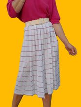 Charger l'image dans la galerie, Jupe vintage Léonie - Rayé fuchsia et blanc. Plissé permanent. Taille S, 36, 38.