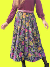 Charger l'image dans la galerie, Jupe plissée vintage Marjolaine - Fleurie coloré. Taille L, 40, 42. Devernois. Made in France.