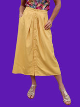 Charger l'image dans la galerie, Jupe vintage Elina - Boutonnée jaune. Taille XL, 42, 44. Made in France