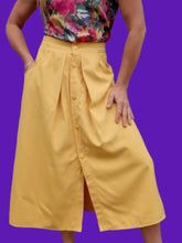 Charger l'image dans la galerie, Jupe vintage Elina - Boutonnée jaune. Taille XL, 42, 44. Made in France