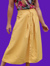 Charger l'image dans la galerie, Jupe vintage Elina - Boutonnée jaune. Taille XL, 42, 44. Made in France