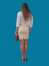 Charger l'image dans la galerie, Jupe vintage Gaby - Coupe crayon, rayée beige et blanche. Taille XS, 34, 36. Fabriqué en France