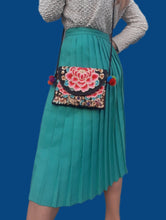 Charger l'image dans la galerie, Jupe vintage Yaëlle - Plissé et boutonné vert Turquoise. Taille XXL, 44, 46