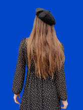 Charger l'image dans la galerie, Chapeau vintage Michèle - Béret en cuir et daim noir.