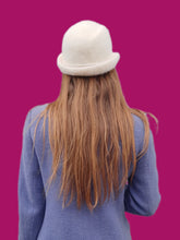 Charger l'image dans la galerie, Chapeau vintage Émeline - Angora et laine blanc. Made in France.
