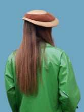 Charger l'image dans la galerie, Chapeau vintage Caroline - Bibi en paille tressée et velours marron. 1960s.