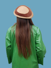 Charger l'image dans la galerie, Chapeau vintage Caroline - Bibi en paille tressée et velours marron. 1960s.