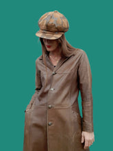 Charger l'image dans la galerie, Chapeau vintage Amandine - Casquette gavroche fantaisie avec visière.