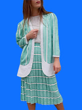Charger l'image dans la galerie, Ensemble vintage Gyna - Jupe plissée & Veste fine à rayures fleuries et irisées. Taille L, 40, 42. Made in France